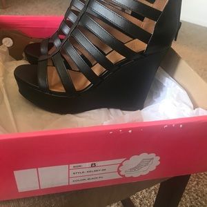 Black strappy wedges